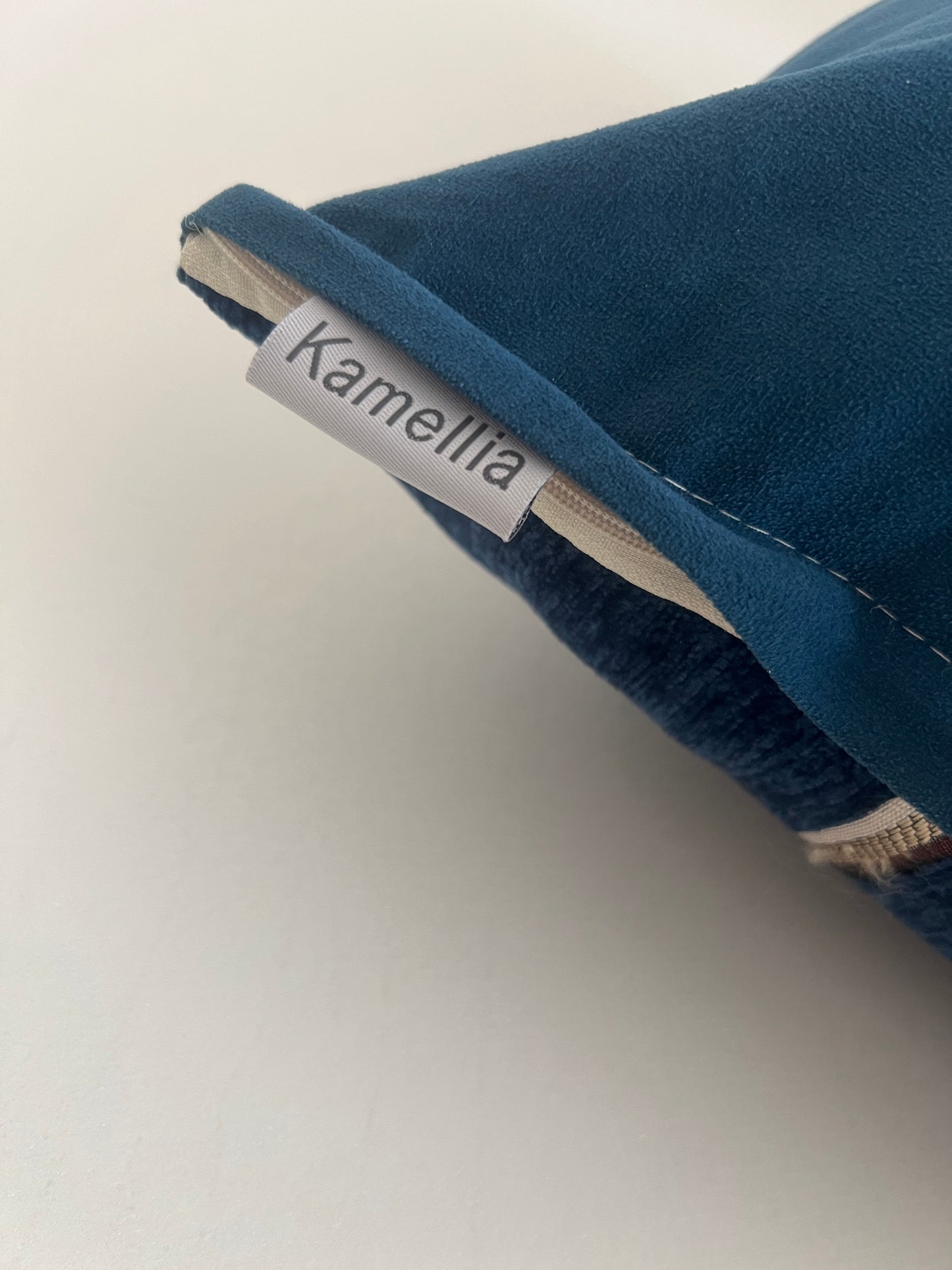 Kamellia Blue square pillow, soft retro-style sofa pillow