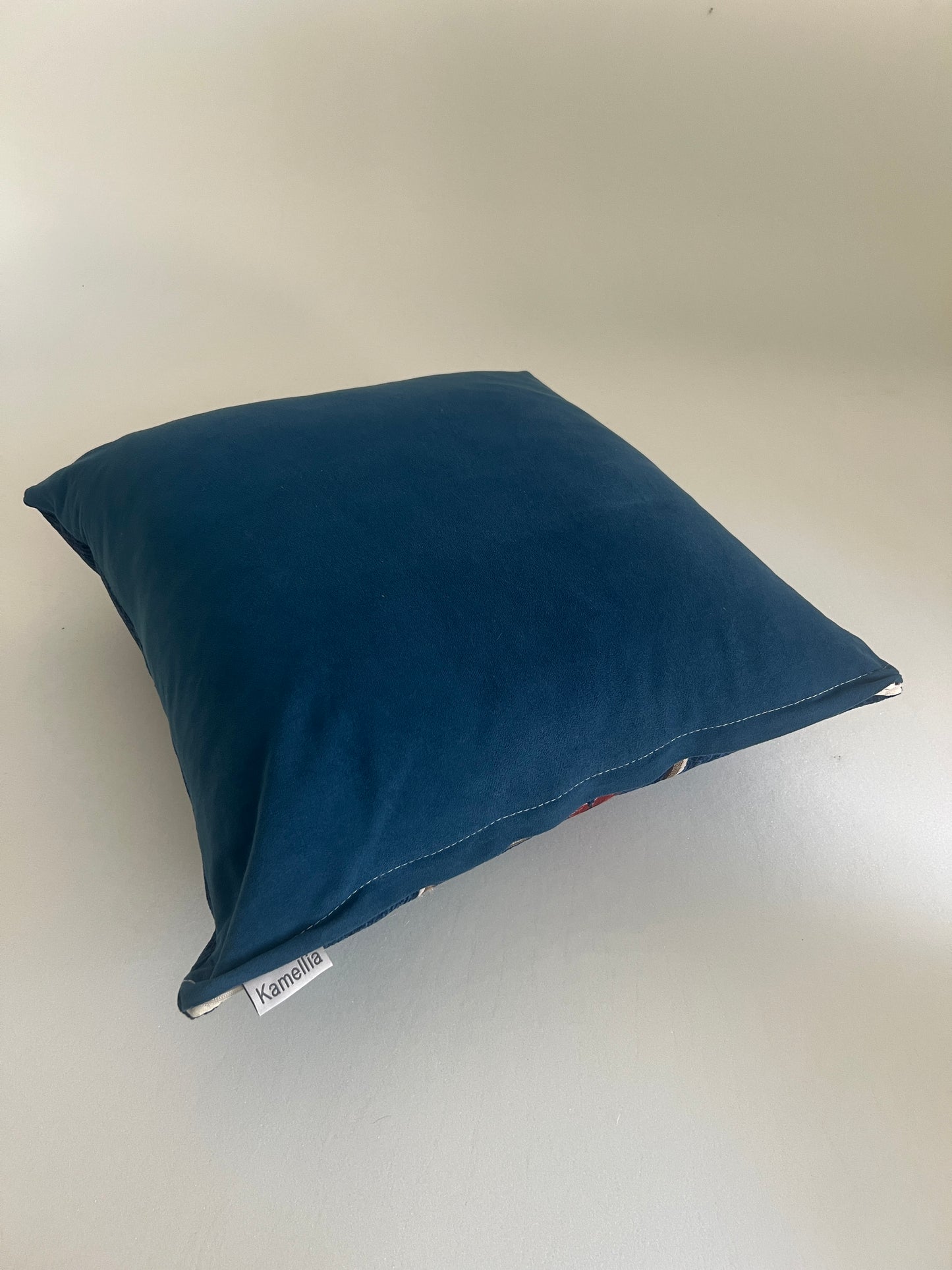 Kamellia Blue square pillow, soft retro-style sofa pillow