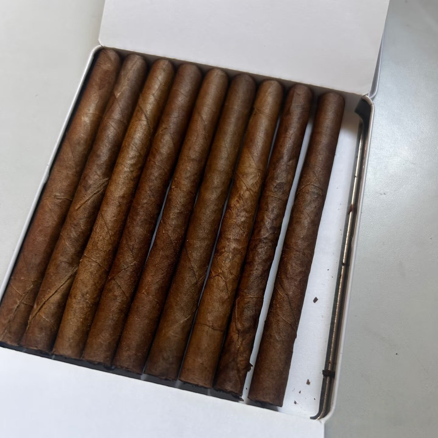 OLOEY Cigars Need a unique gift to surprise cigar lovers in your life