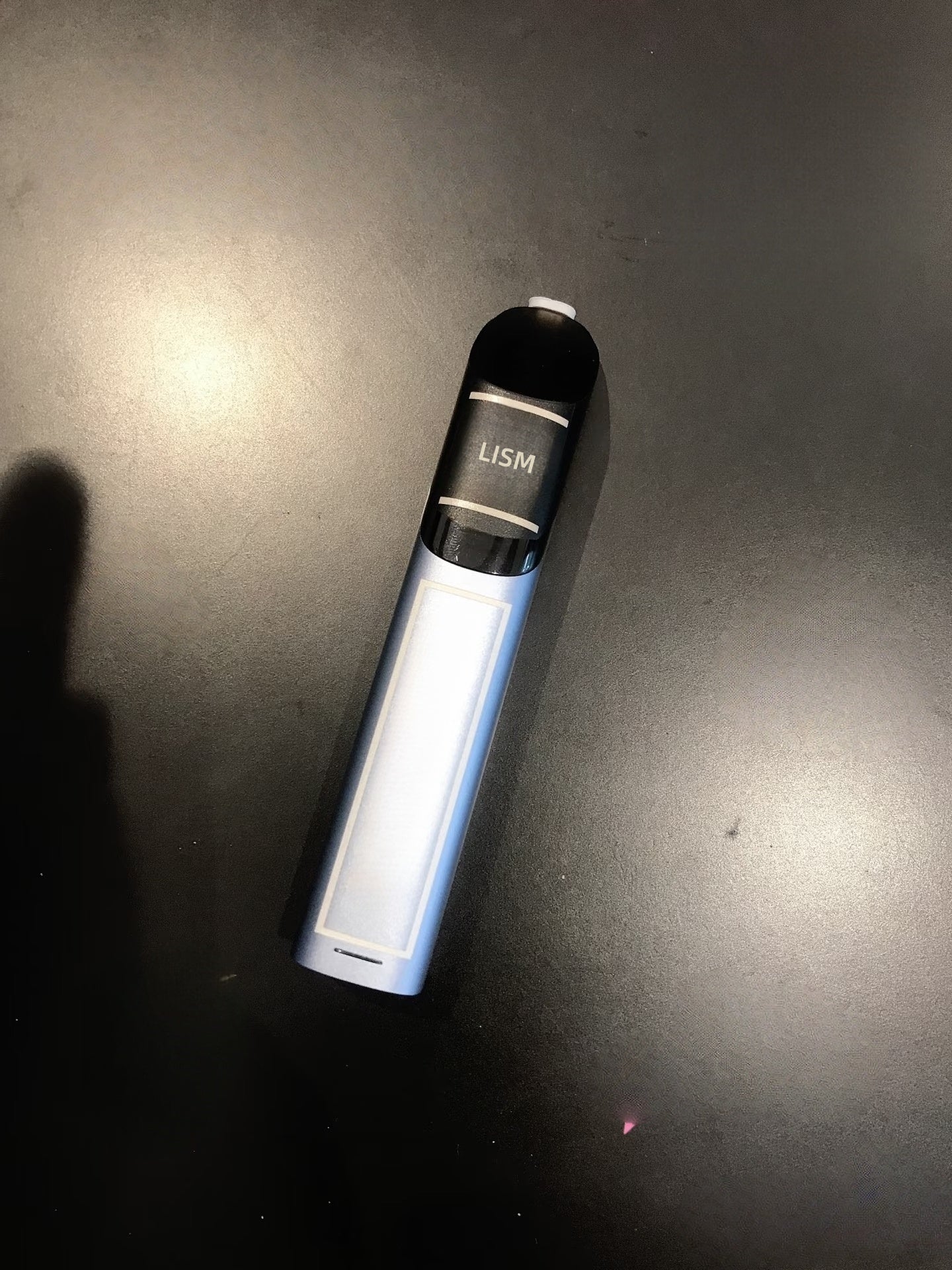 LISM-Electric cigars  The e-liquid is heated by battery power to generate mist, simulating the usage experience of a cigar.