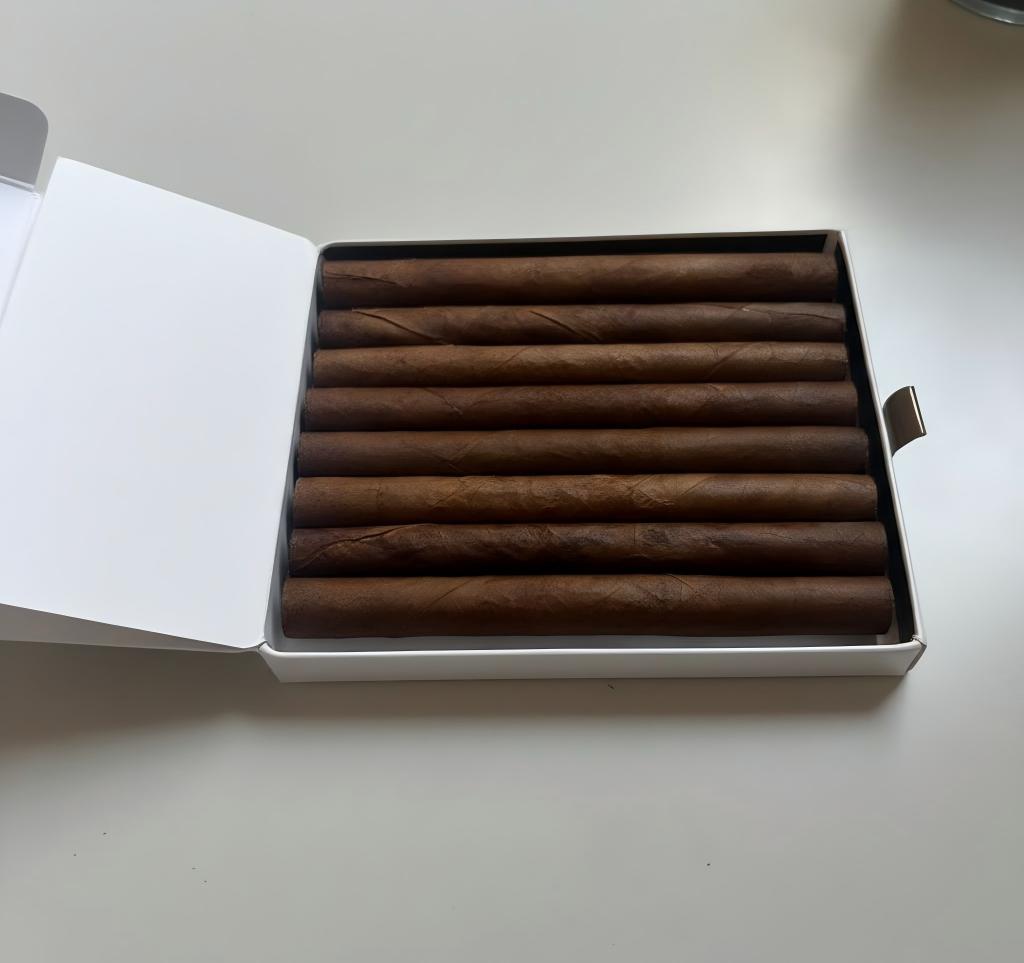 OLOEY Cigars Need a unique gift to surprise cigar lovers in your life
