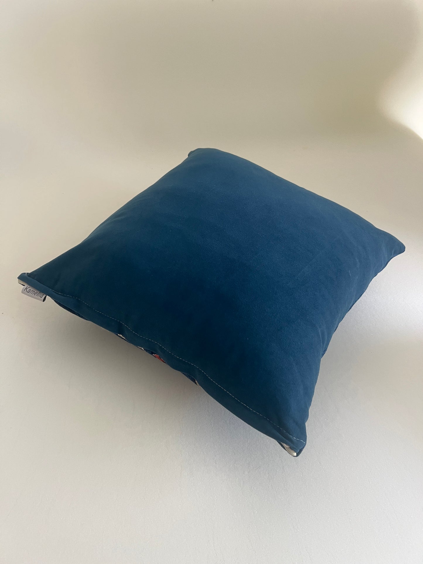 Kamellia Blue square pillow, soft retro-style sofa pillow