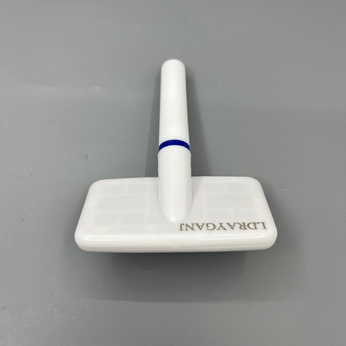 LDRAYGANJ  Pet brushes  Self Cleaning Slicker Brush, Pet Hair Remover Brush for Dogs Cats Shedding
