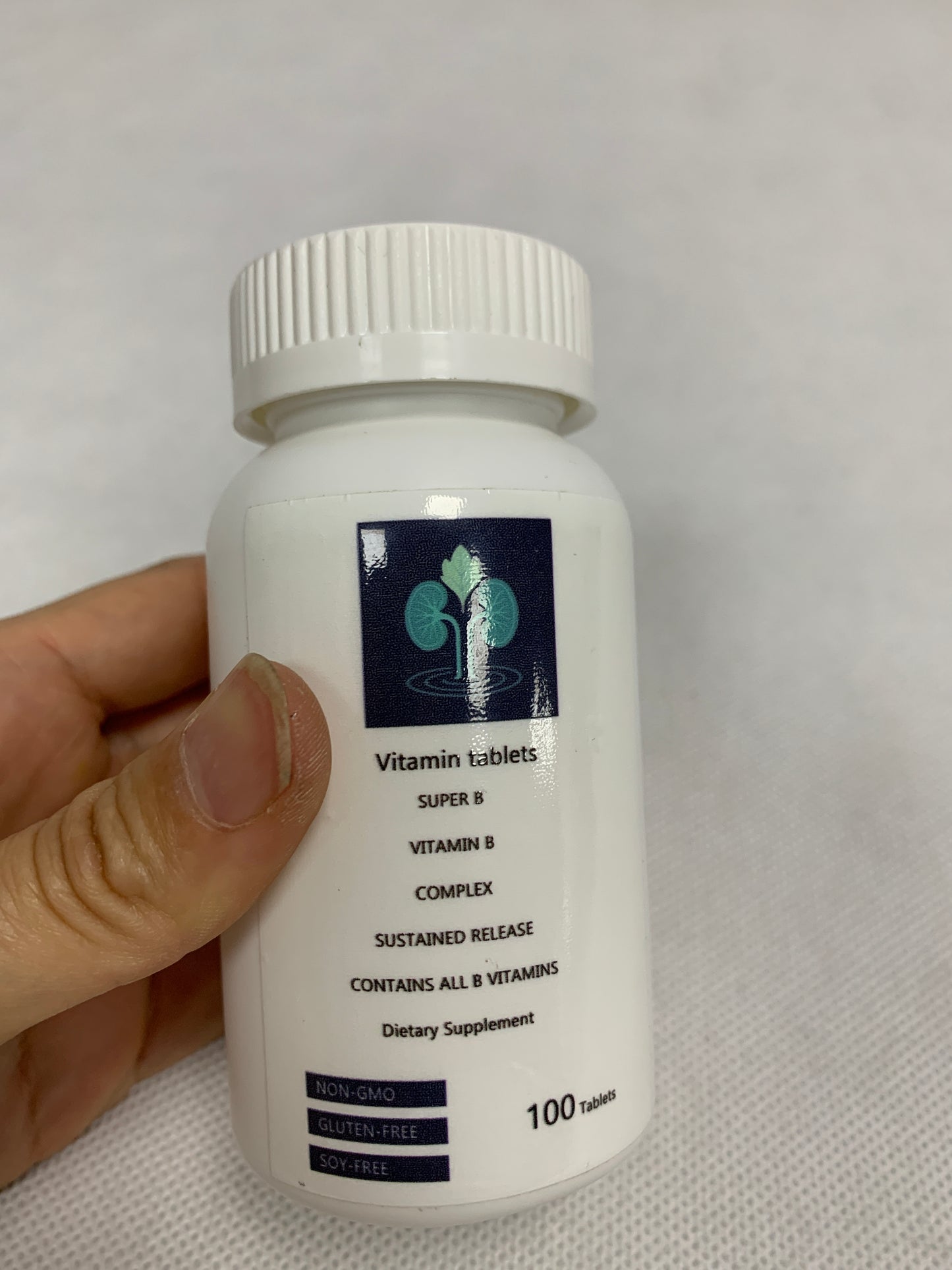 Vitamin tablets Support muscle function, brain health, skin health and overall health