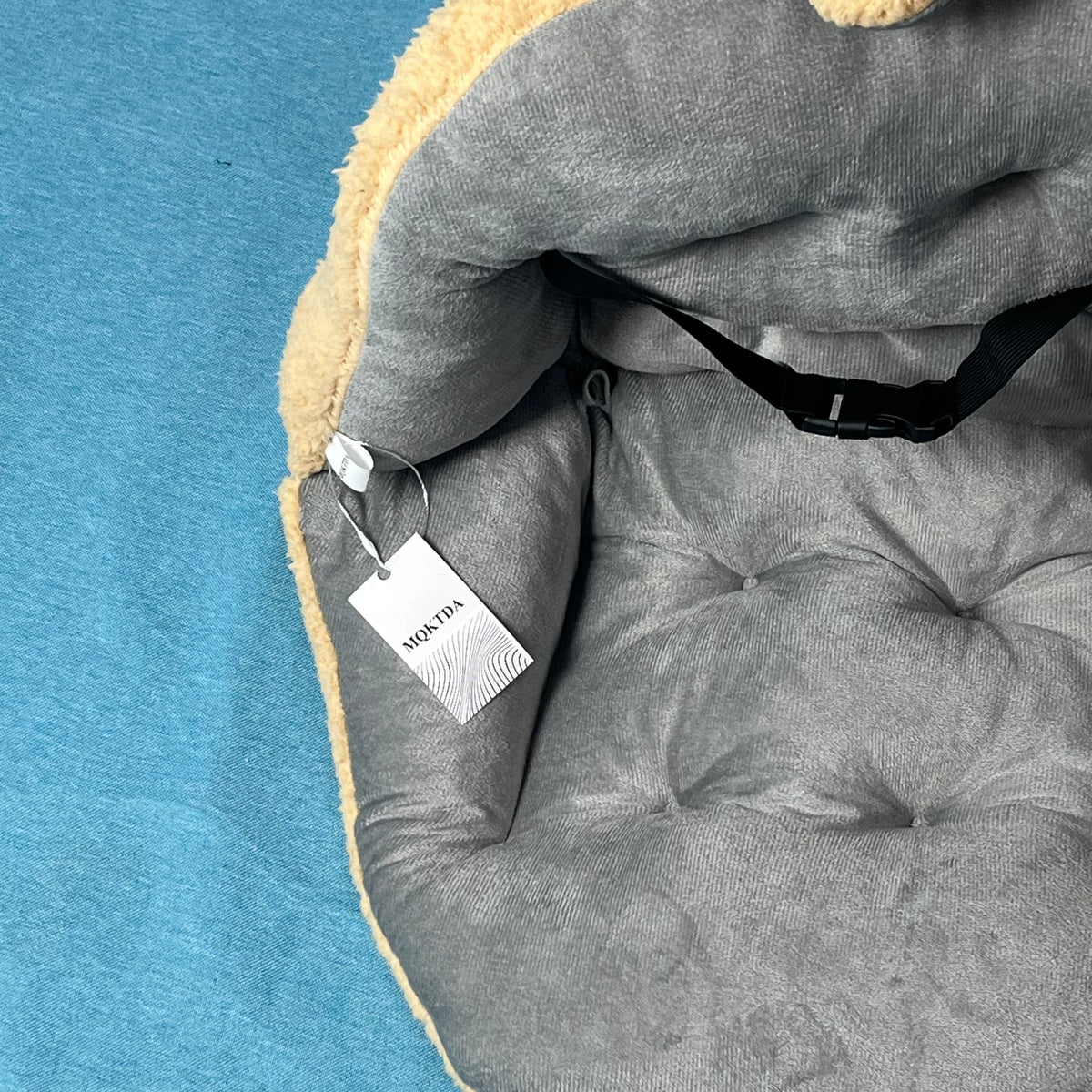MQKTDA Cushions Soft Plush Dog Car Seat Cushion, Anti-slip Pet Travel Cushion with Safety