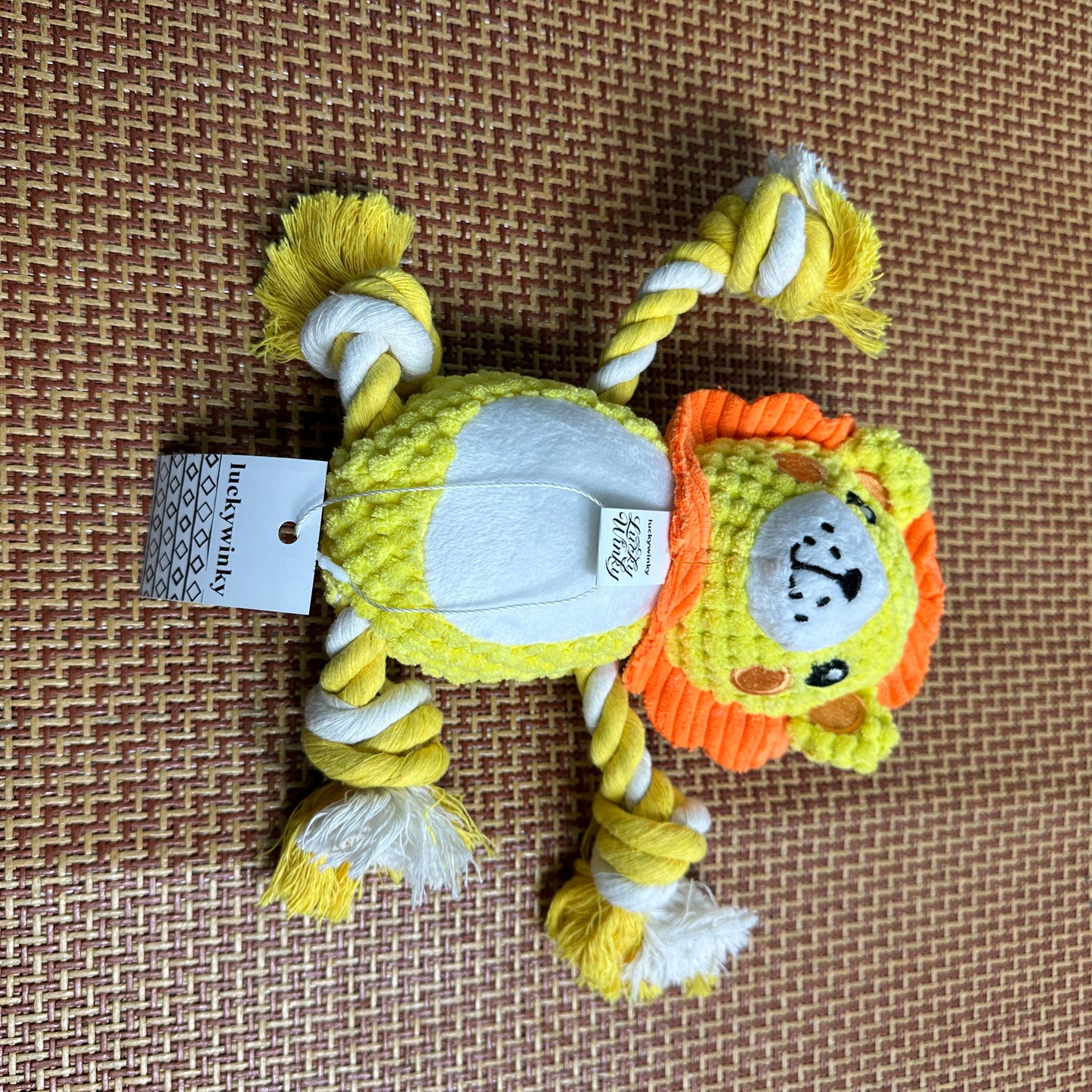 luckywinky Pet toys  It offers a more suitable shape for easy carrying.