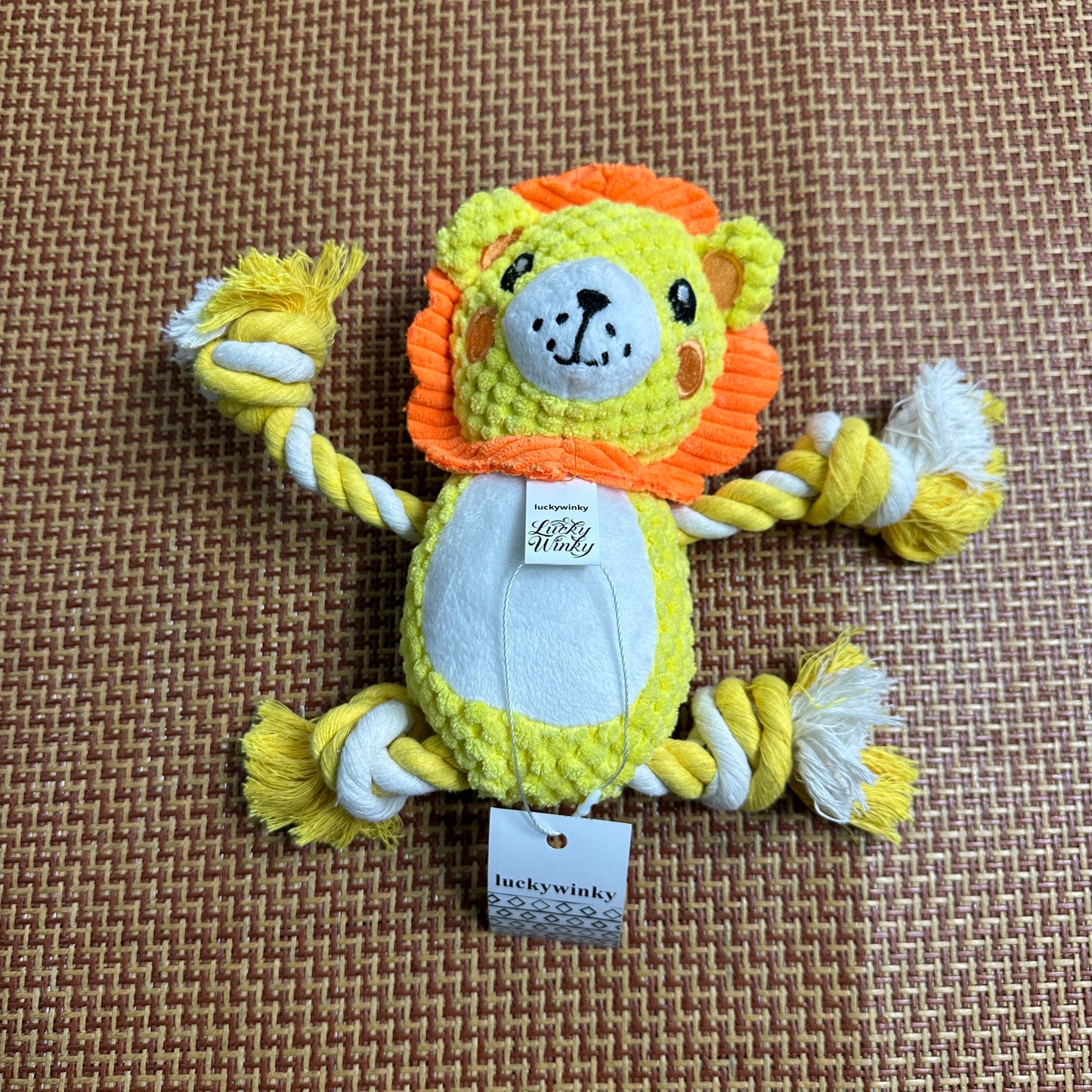 luckywinky Pet toys  It offers a more suitable shape for easy carrying.