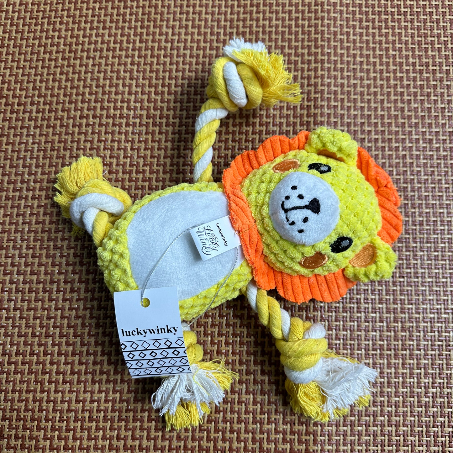 luckywinky Pet toys  It offers a more suitable shape for easy carrying.