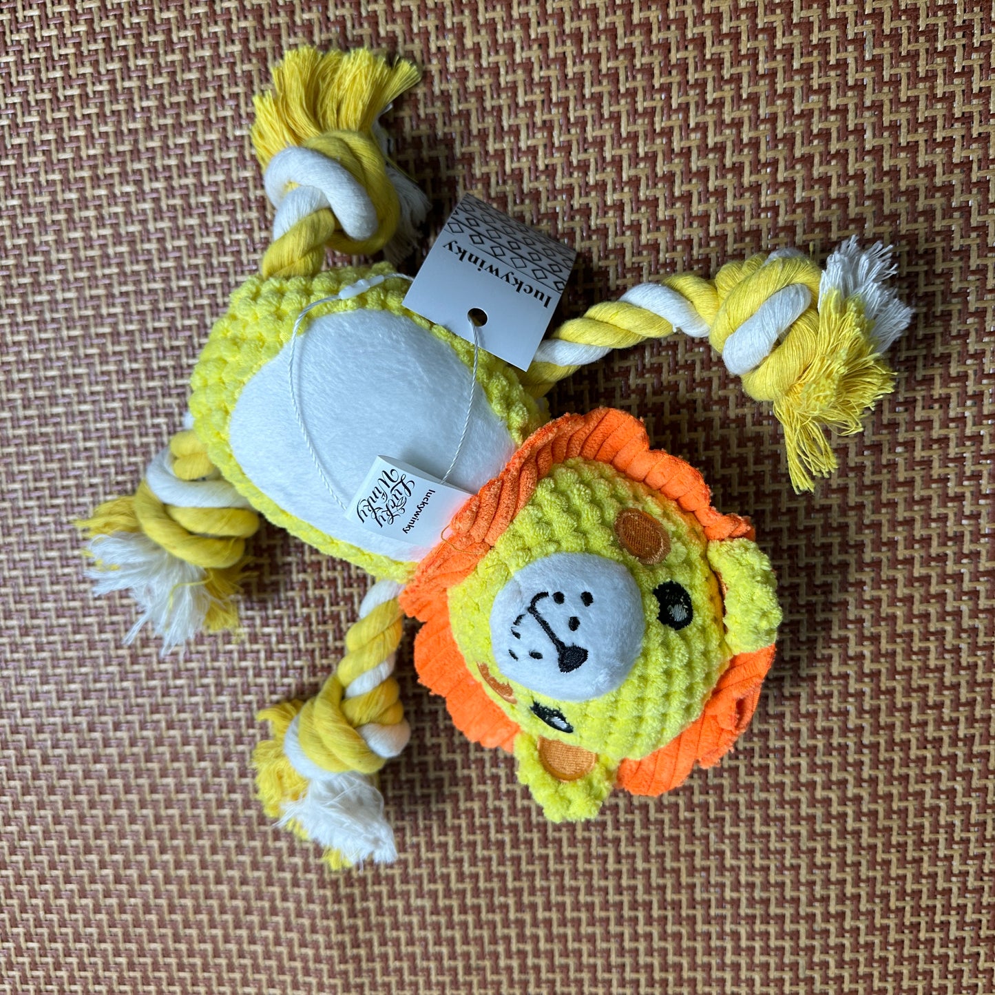 luckywinky Pet toys  It offers a more suitable shape for easy carrying.