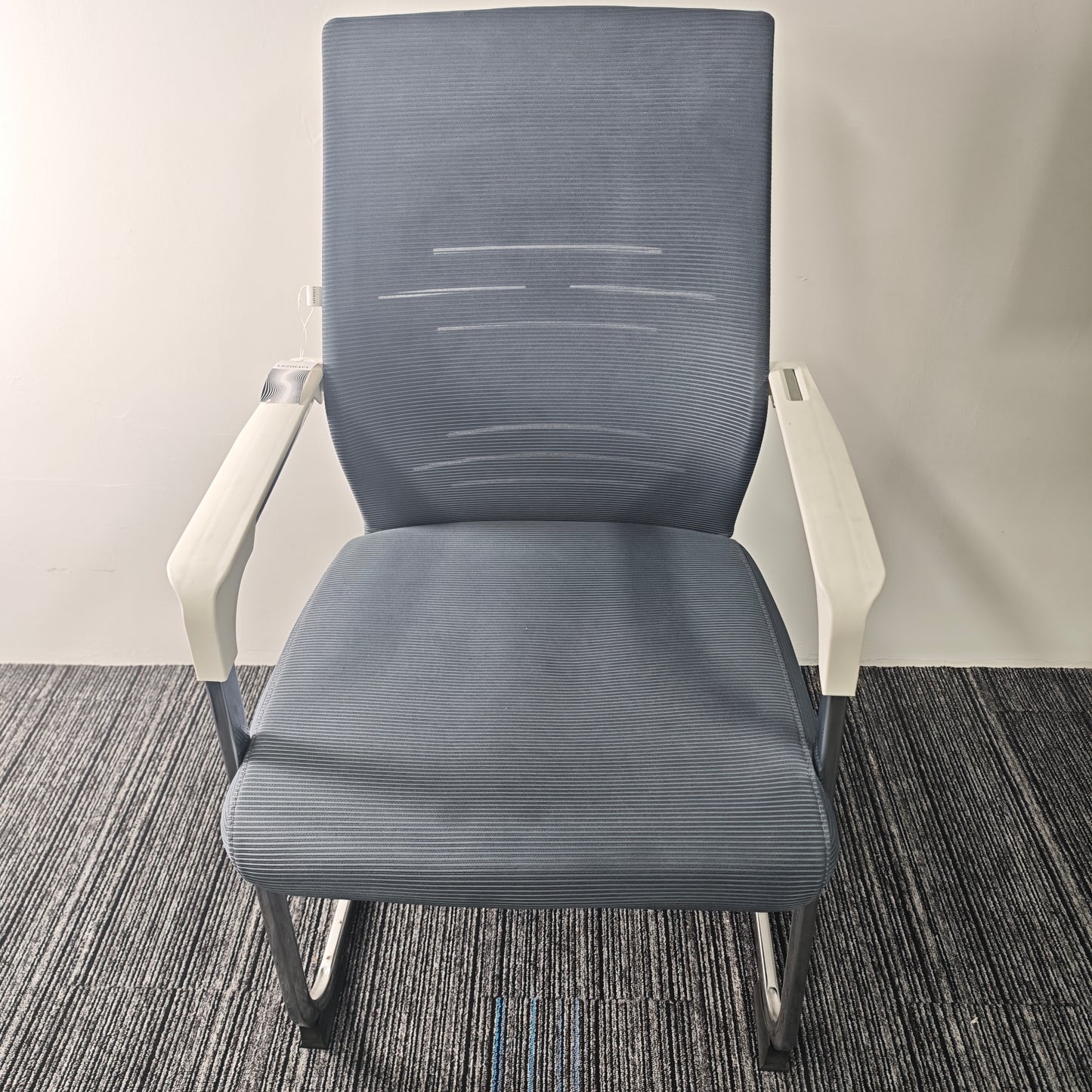LEZIHAPY Chairs The cushioning surface of PU leather is more skin-friendly and easier to clean.