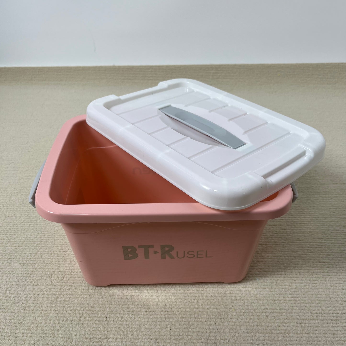 BT.RUSEL Non-metal chests Plastic Storage Box with Lid and Latches -Durable Nestable Stackable Containers