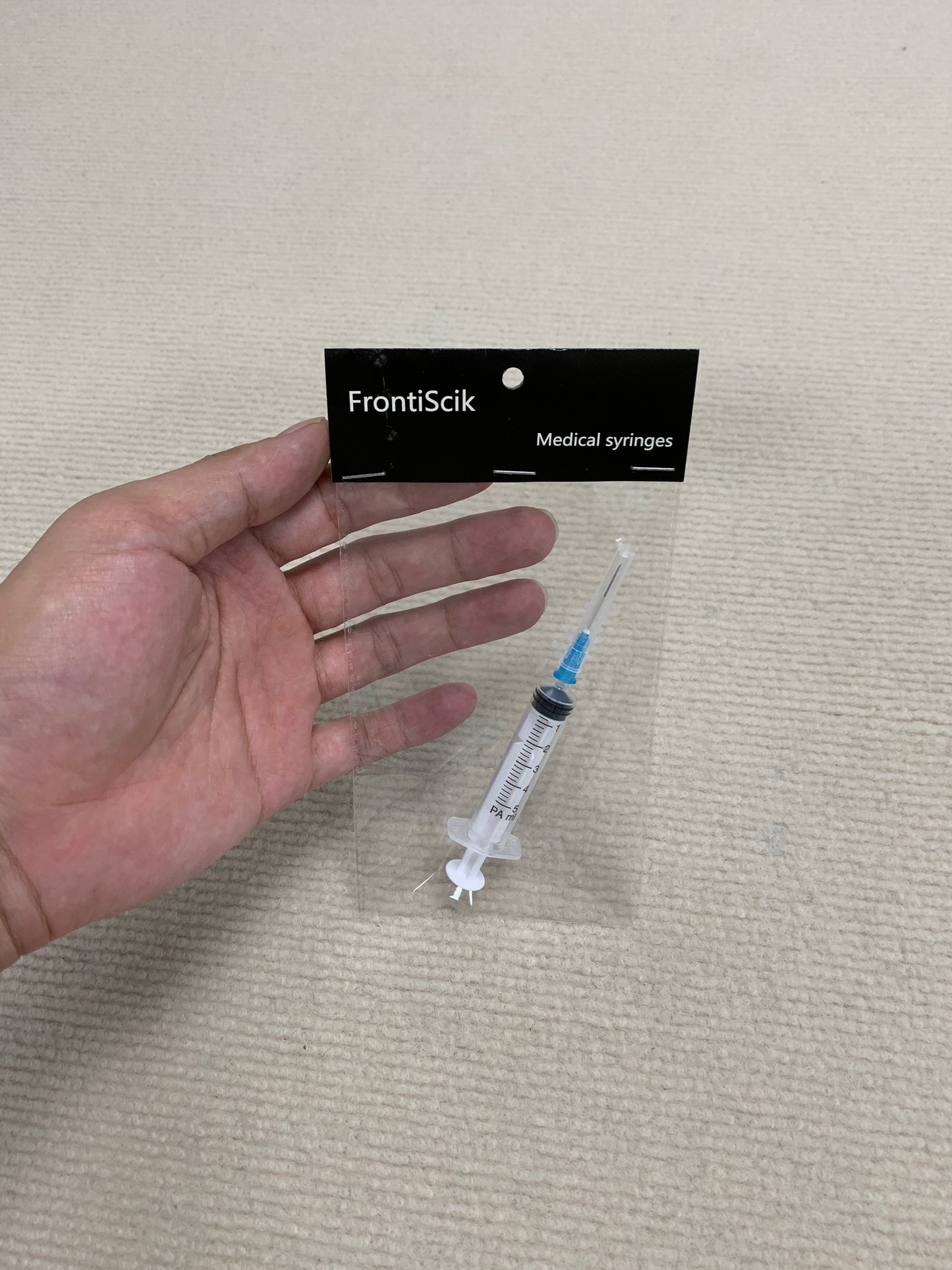 FrontiScik Medical syringes A syringe that anyone can use easily.