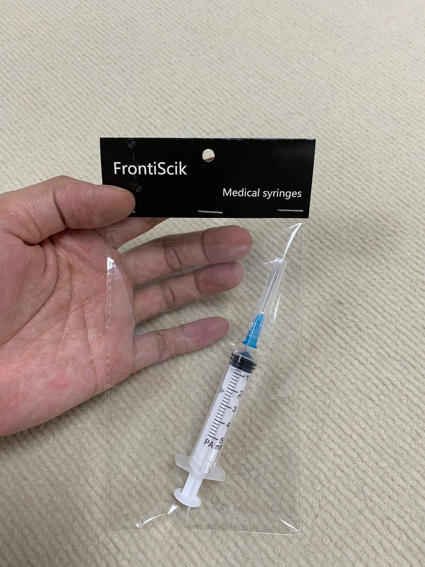 FrontiScik Medical syringes A syringe that anyone can use easily.