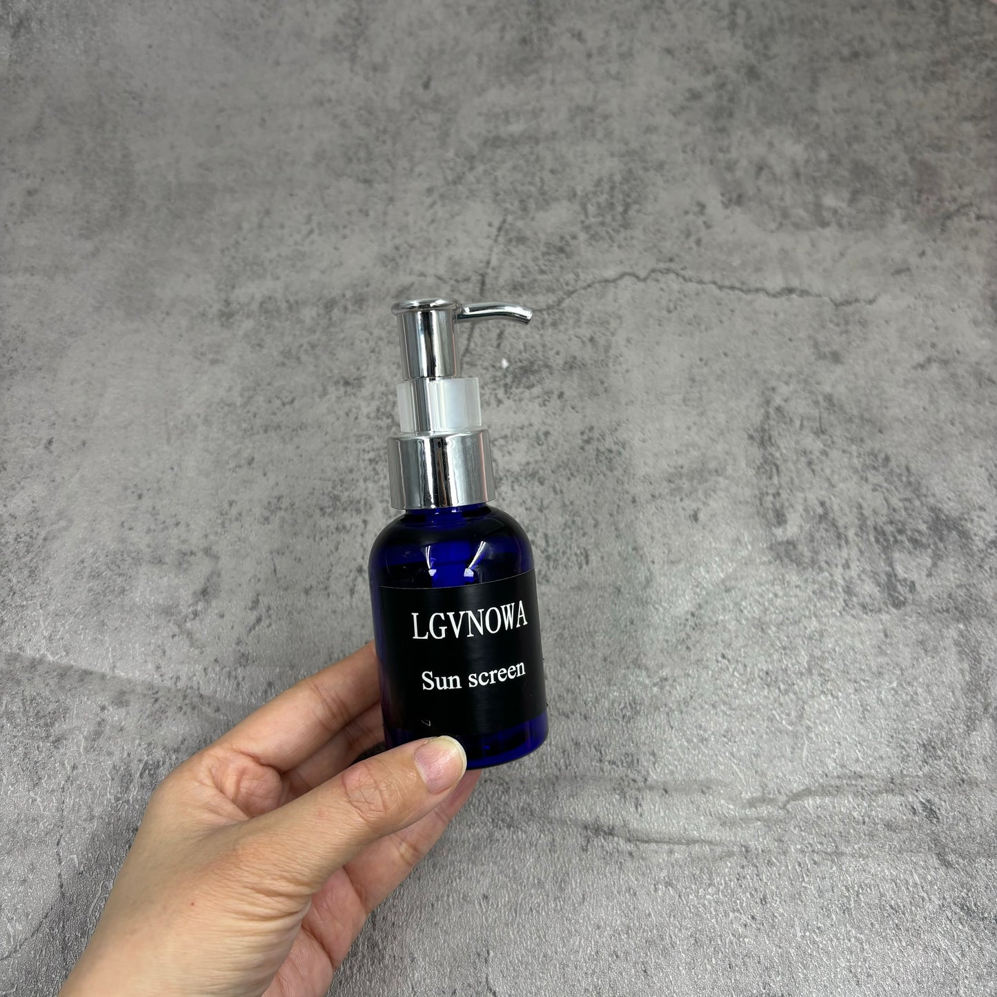 LGVNOWA Sun screen Easy to apply, non-greasy, non-white, durable sunscreen, waterproof and sweat resistant