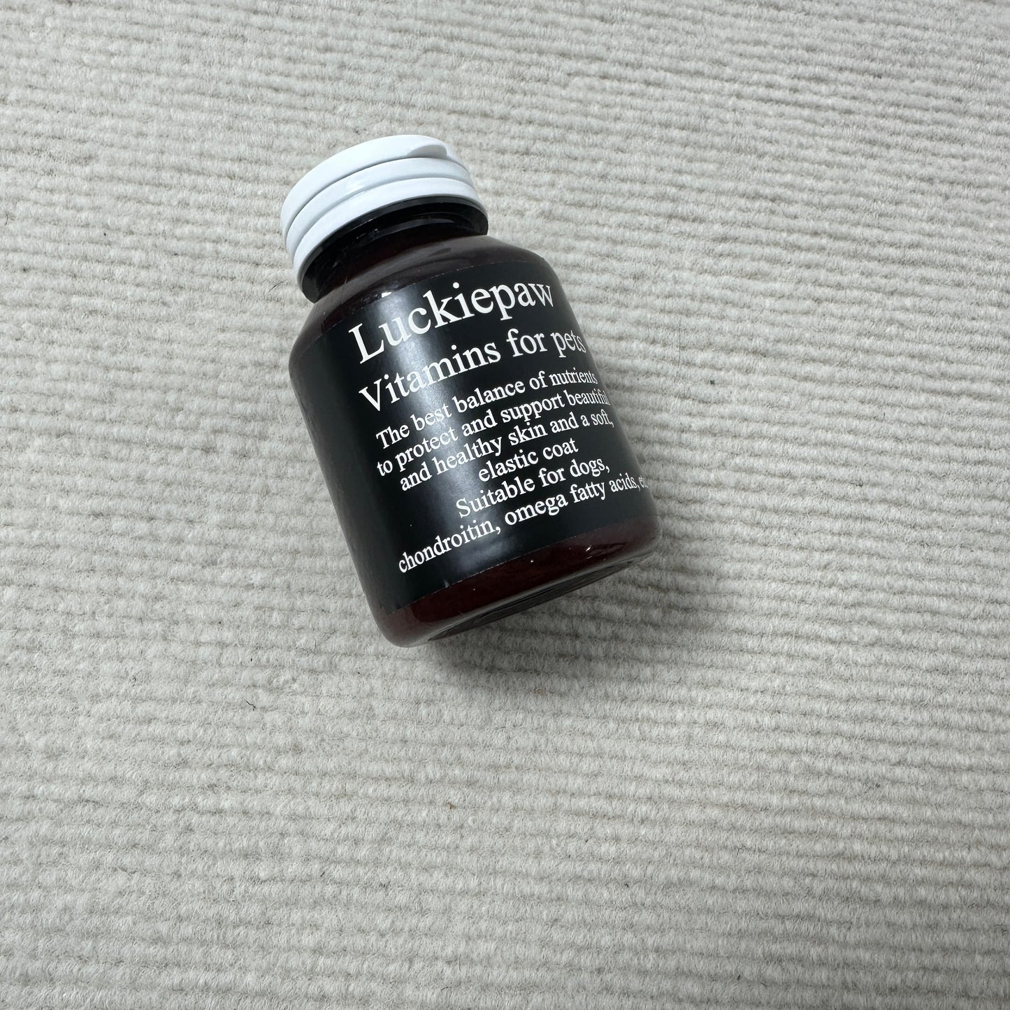 Luckiepaw Vitamins for pets It is used for skin and coat, hip joints and joints, digestion, and vitamins for senior dogs and puppies