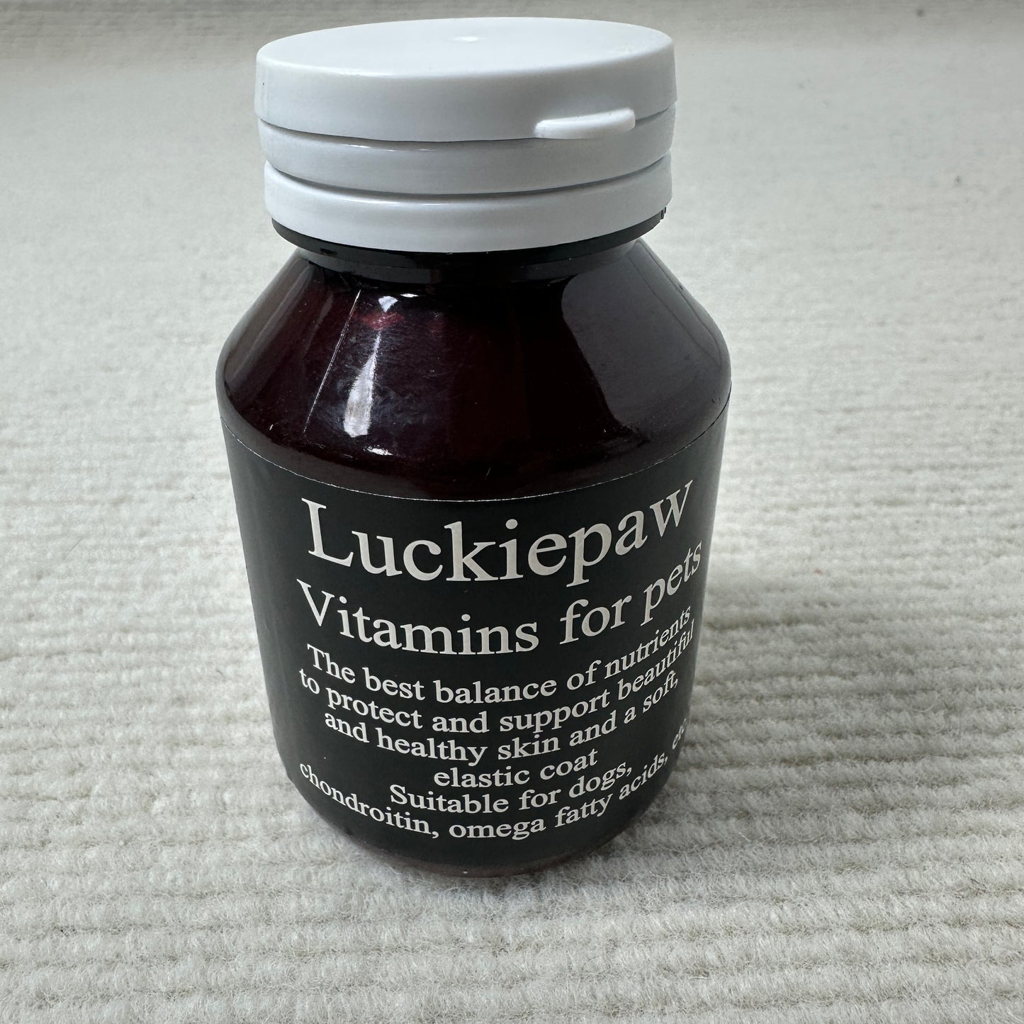 Luckiepaw Vitamins for pets It is used for skin and coat, hip joints and joints, digestion, and vitamins for senior dogs and puppies