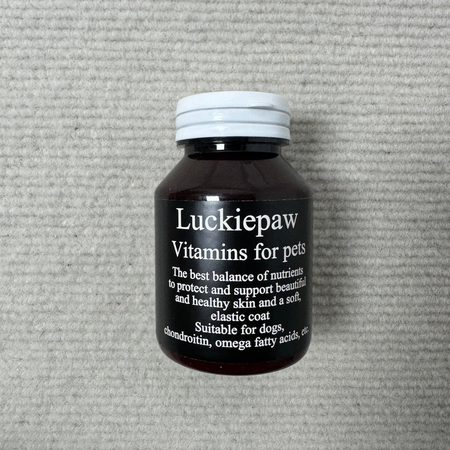 Luckiepaw Vitamins for pets It is used for skin and coat, hip joints and joints, digestion, and vitamins for senior dogs and puppies