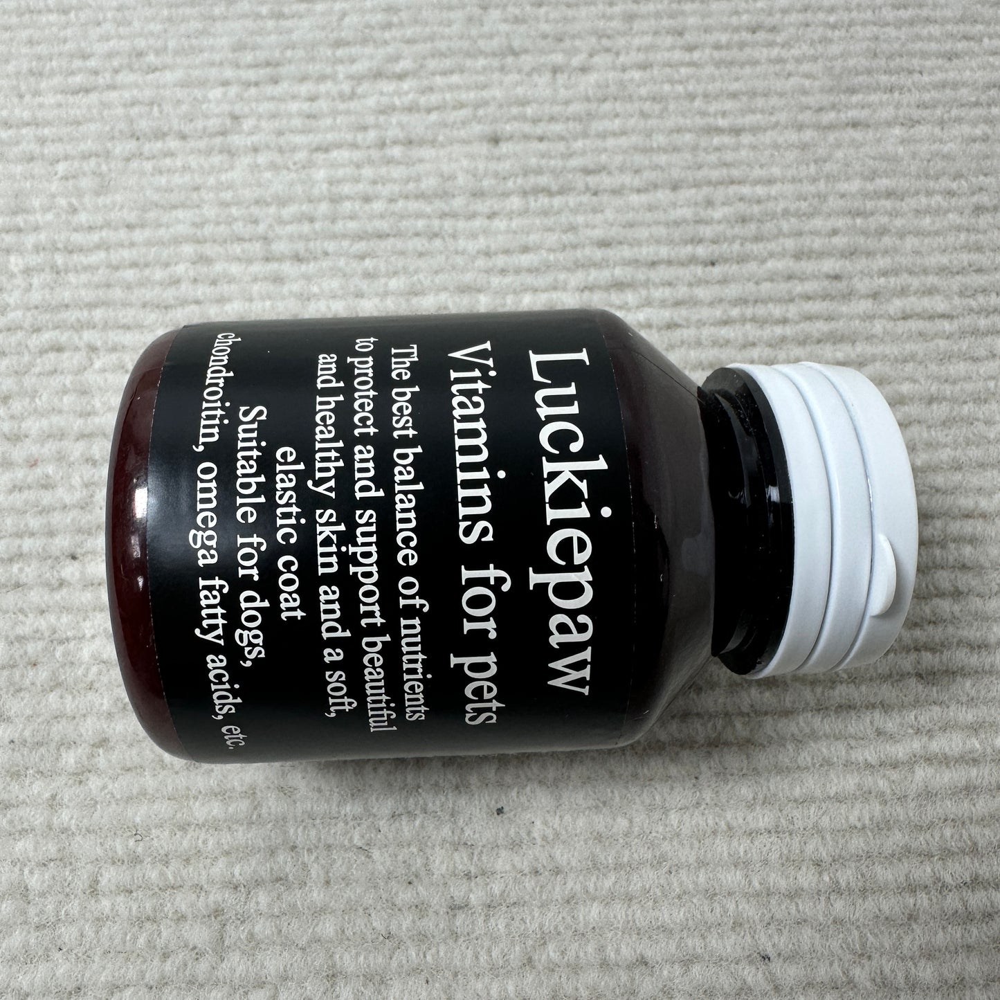 Luckiepaw Vitamins for pets It is used for skin and coat, hip joints and joints, digestion, and vitamins for senior dogs and puppies
