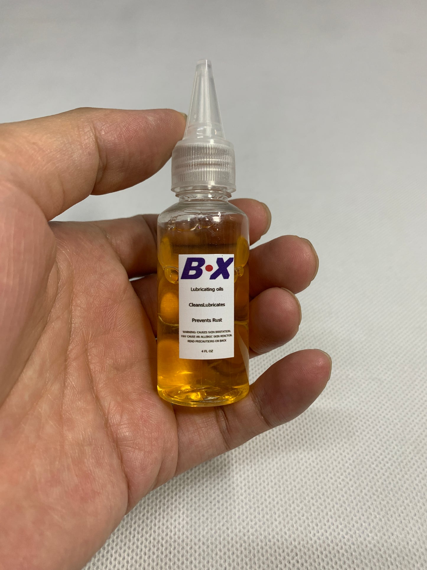 B·X Lubricating oils This multi-functional oil drip has always been a reliable tool for both professional merchants and those who do it themselves
