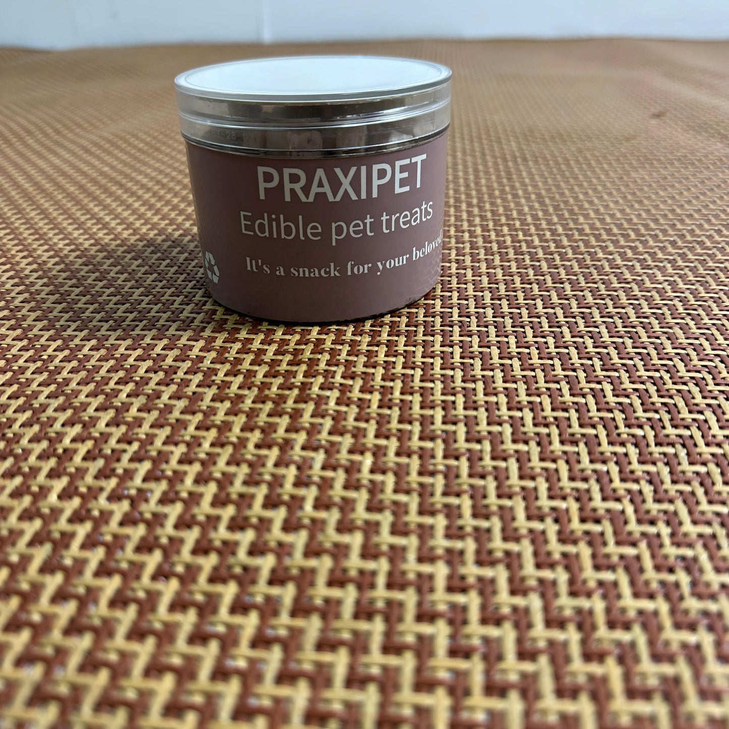 PRAXIPET Edible pet treats Selected high-quality chicken is vacuum-freeze-dried at ultralow temperatures to preserve its nutrition and flavor