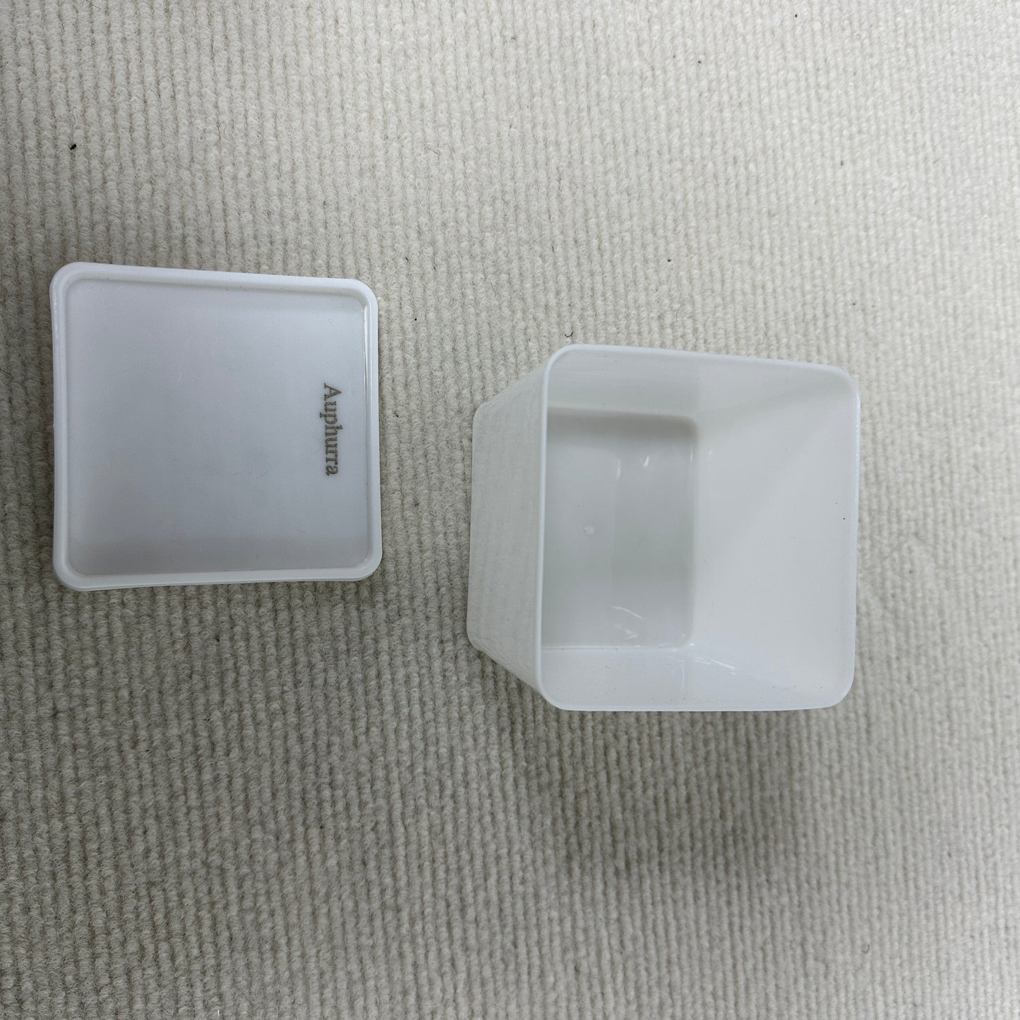 Auphurra Containers for household or kitchen use Wherever you go, you can take soup, gravy, sauce or anything you want with you.