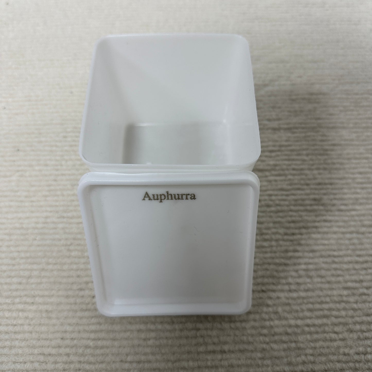 Auphurra Containers for household or kitchen use Wherever you go, you can take soup, gravy, sauce or anything you want with you.