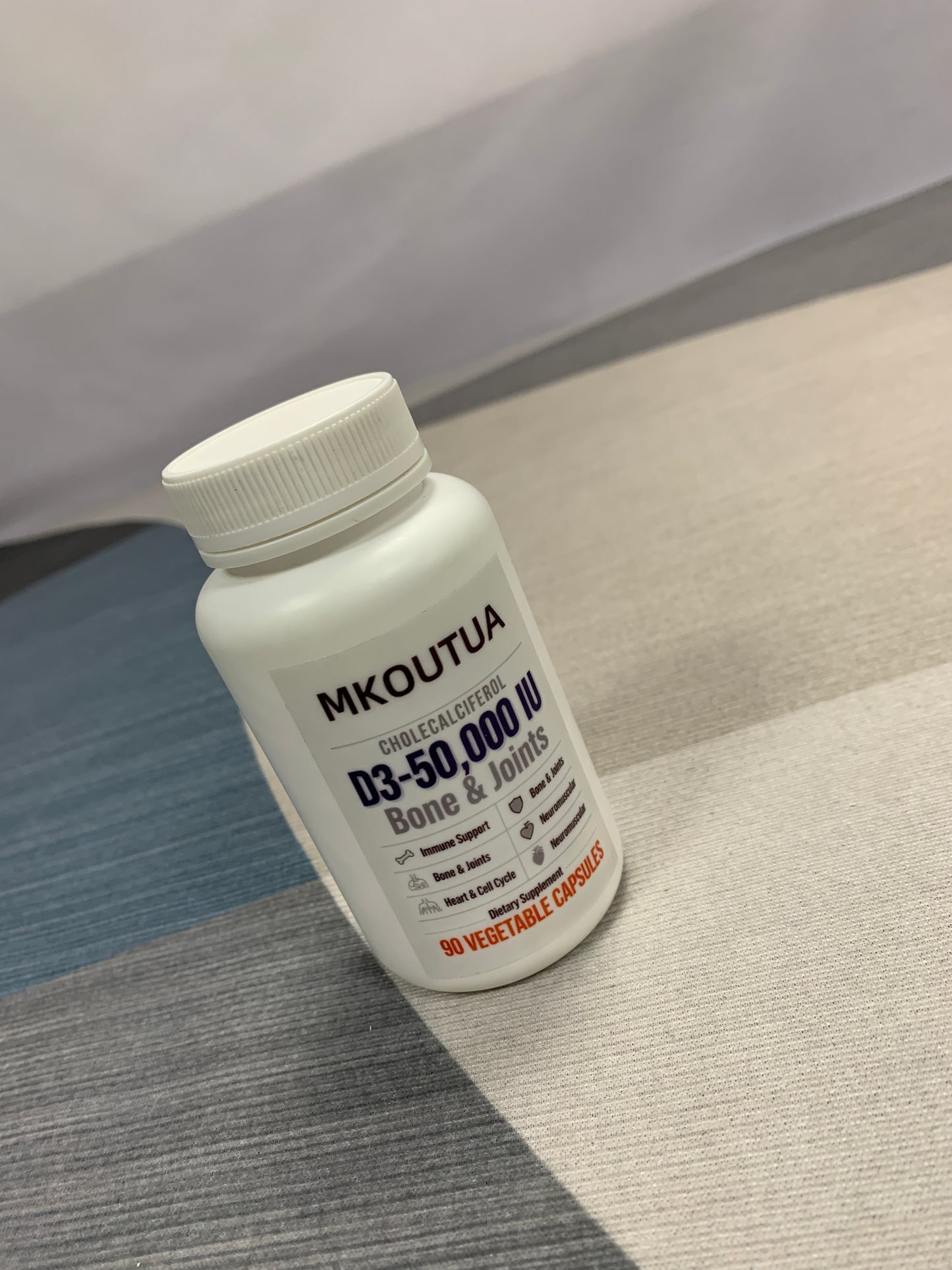 MKOUTUA Dietary and nutritional supplements Unleash every cell in your body with nutrient-rich organic vitamins and minerals, providing your body with more energy than ever before.