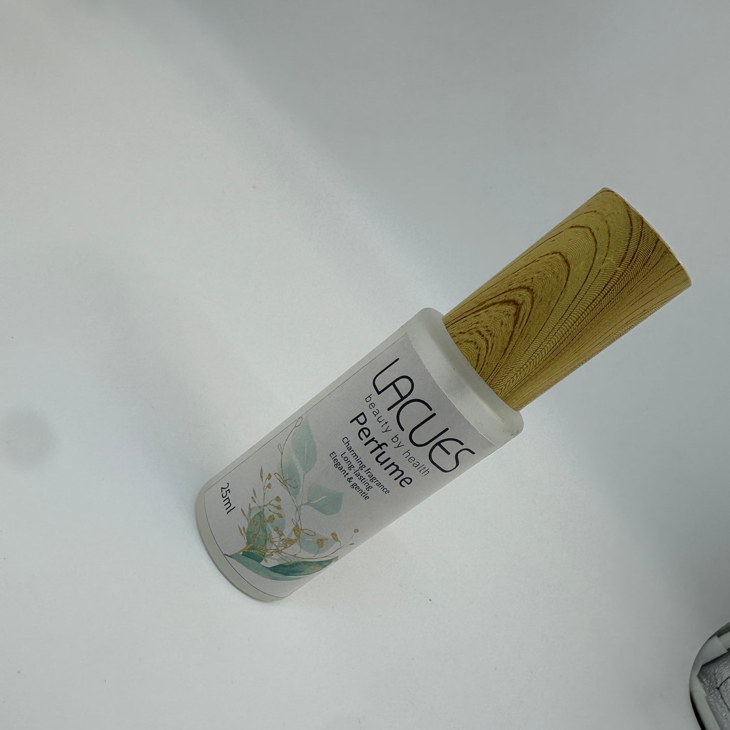 LACUES perfumes Components create unique and charming scents